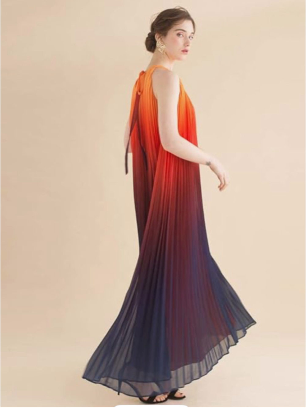 ChicWish Ombre Gradient Sunset Halter Pleated Maxi Dress Size M/L - Picture 2 of 11